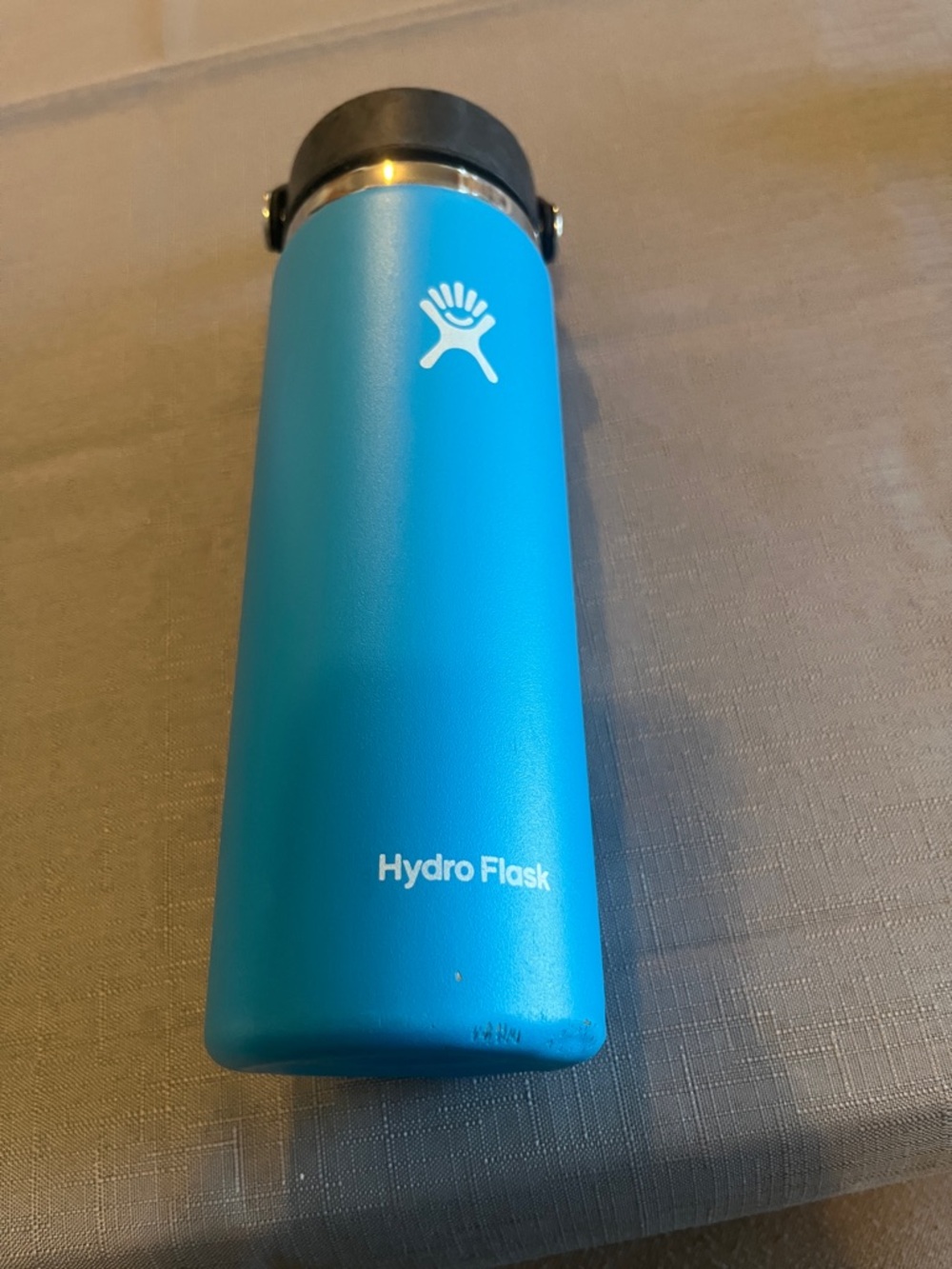 Hydro Flask Bright Teal Insulated Bottle with White Logo